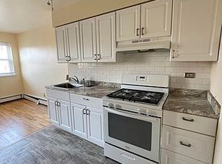 34-27 32nd St #3, Astoria, NY 11106