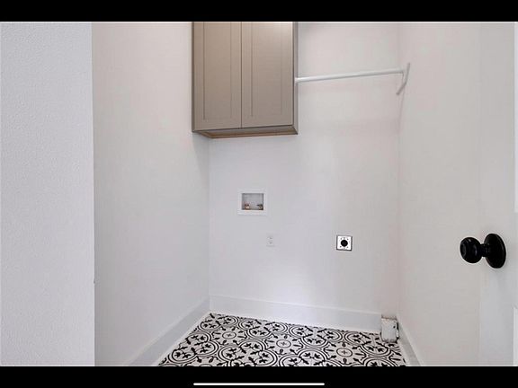 4th image of 4717 Loyola Ave