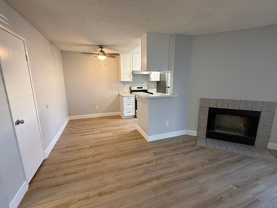 Living Room/Dining Room