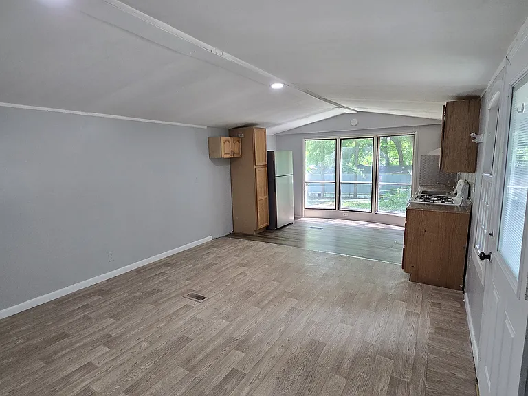 200 Fosler Rd — Photo 2