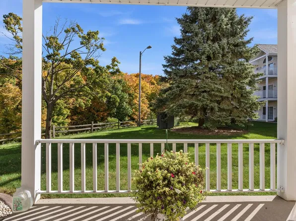 715 Canterberry COURT #102, West Bend, WI 53090