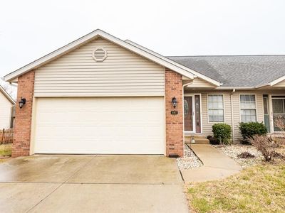 10927 Upland Terrace Dr, Lebanon, IL, 62254