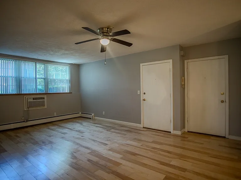 3 Tara Dr #4 — Photo 8