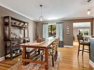 7048 Roe Ave, Prairie Village, KS 66208