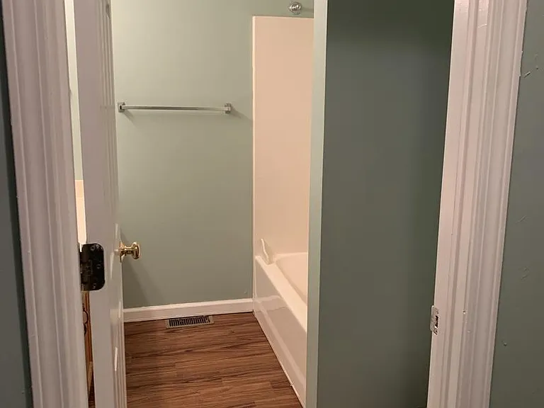 1100 Horsemans Ln — Photo 22