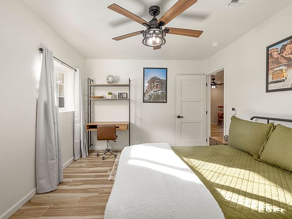 5th image of 2222 E Blacklidge Dr #B