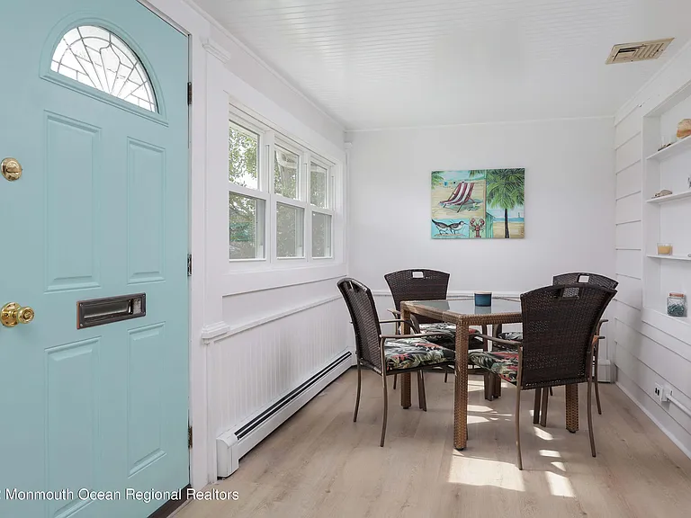 1233 Oakwood Rd — Photo 5