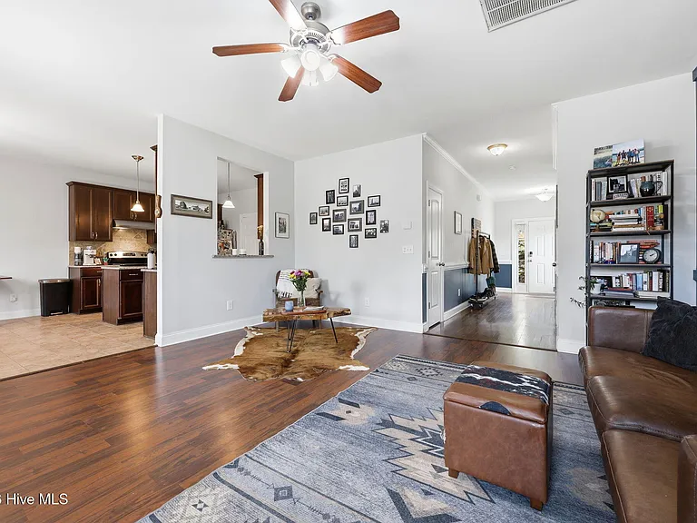 90 Quatrefoil Ct — Photo 20
