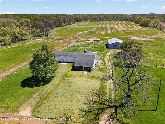 3rd image of 3565 S Lacey Lake Rd