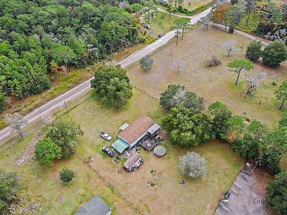 4th image of 18107 Oaklawn Dr