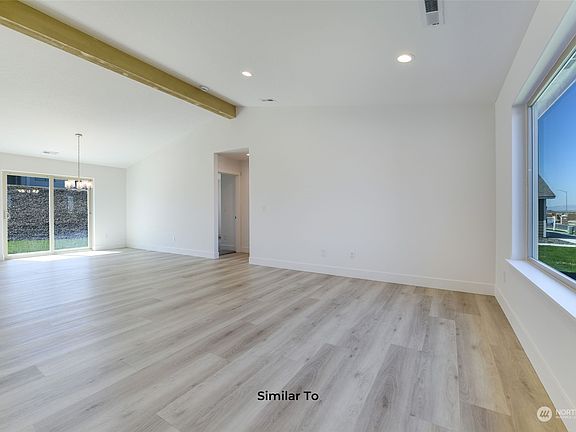2nd image of 309 N Lessor Lp