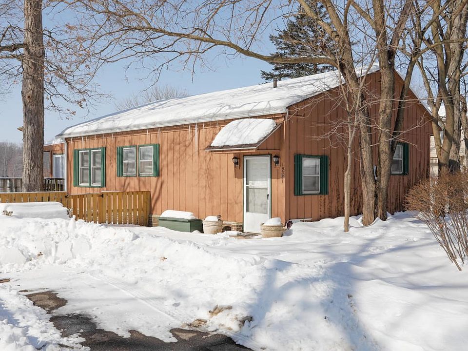 19381 Lakeshore Dr-101