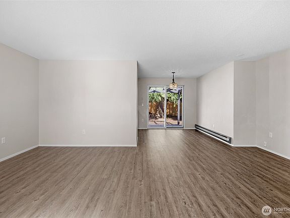 4th image of 6925 19 Drive NE