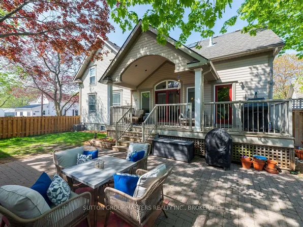 8 Spring St, Westport, ON K0G 1X0