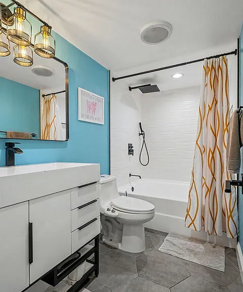 2700 Cahuenga Blvd #1203 — Photo 17