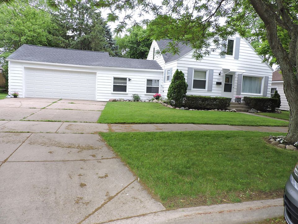1st image of 1614 Tamarack Ave NW