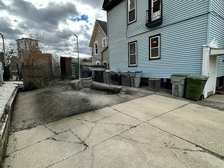 1522 N Farwell Ave #1522 — Photo 27