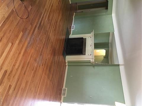 3rd image of 1585 Dorthen St
