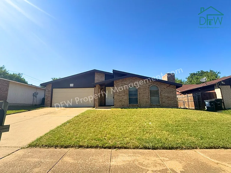 1336 Burmeister Rd — Photo 1
