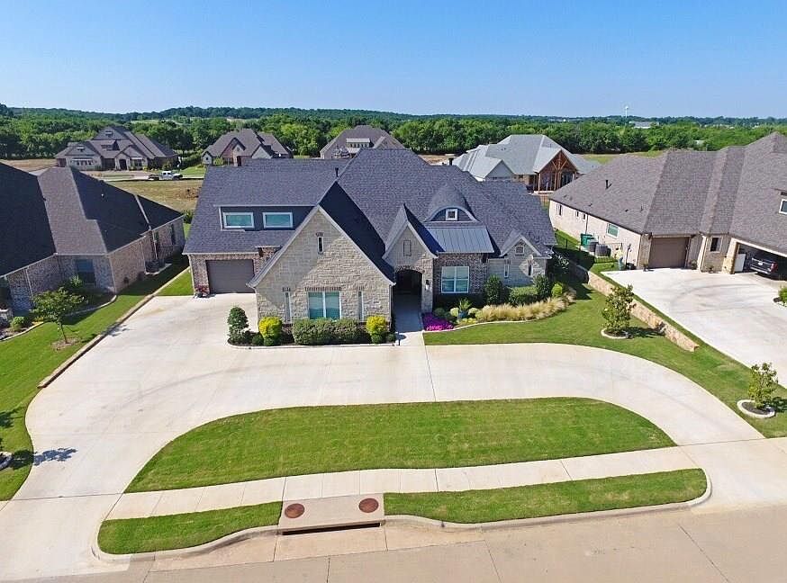 1st image of 3213 Fairway Dr