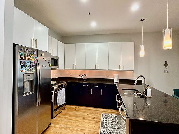 2nd image of 150 W Superior St APT 905