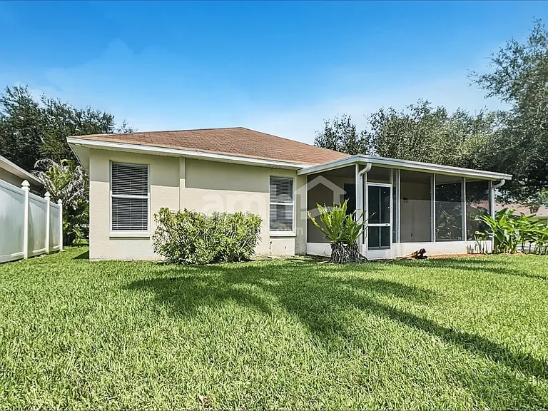 802 Lesa Glen Pl — Photo 14