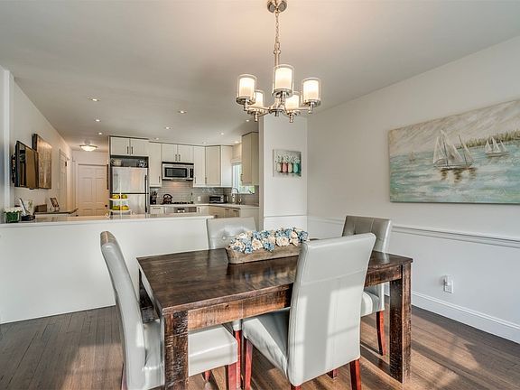 4th image of 60 Dumbarton Dr