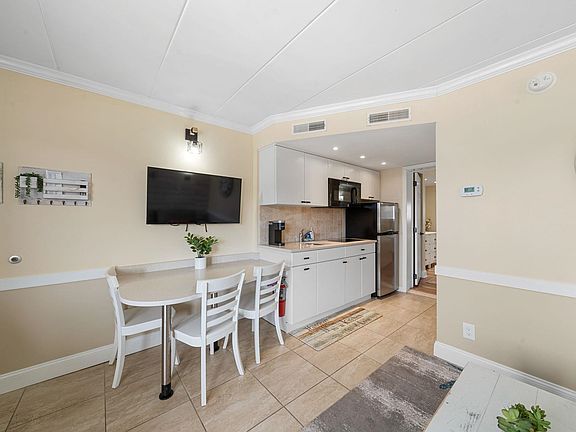 5th image of 7888 Dune Dr #219
