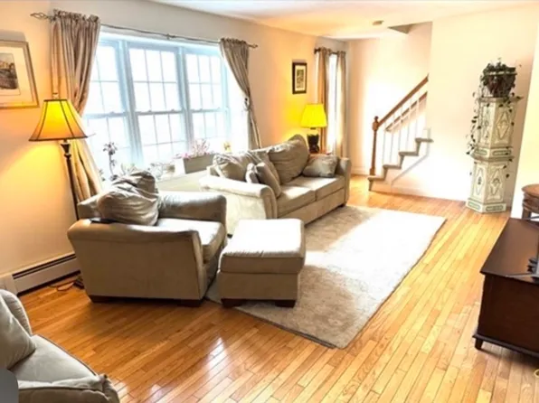 6 Jenpaul Way #B, Milford, MA 01757
