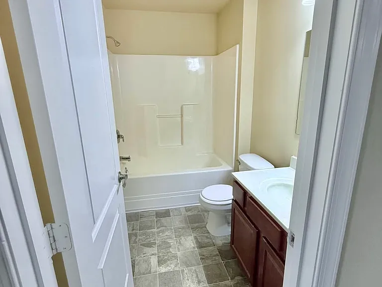 380-438 Channing Dr — Photo 18