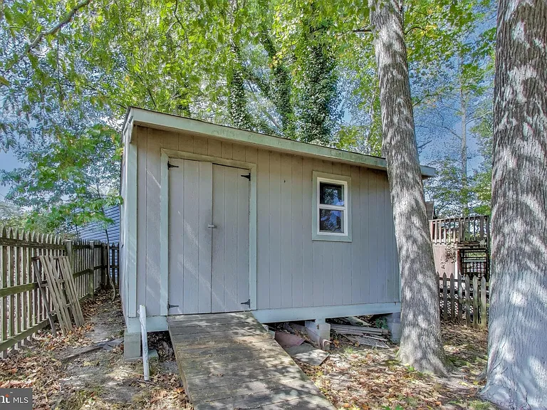 9217 Briarchip St — Photo 41