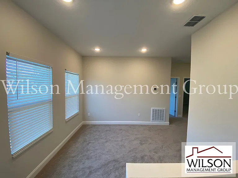 732 S Lee Ave — Photo 15