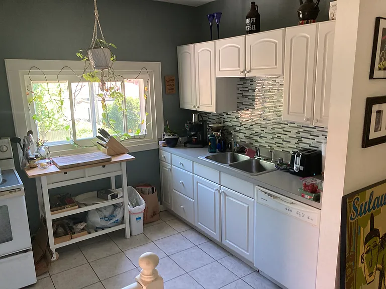 1823 E Marion St — Photo 6