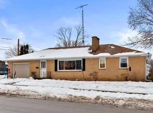 638 E Reinel St, Jefferson, WI 53549