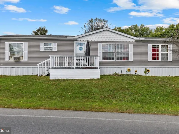 100 Dawnfield Ct, Lancaster, PA 17603