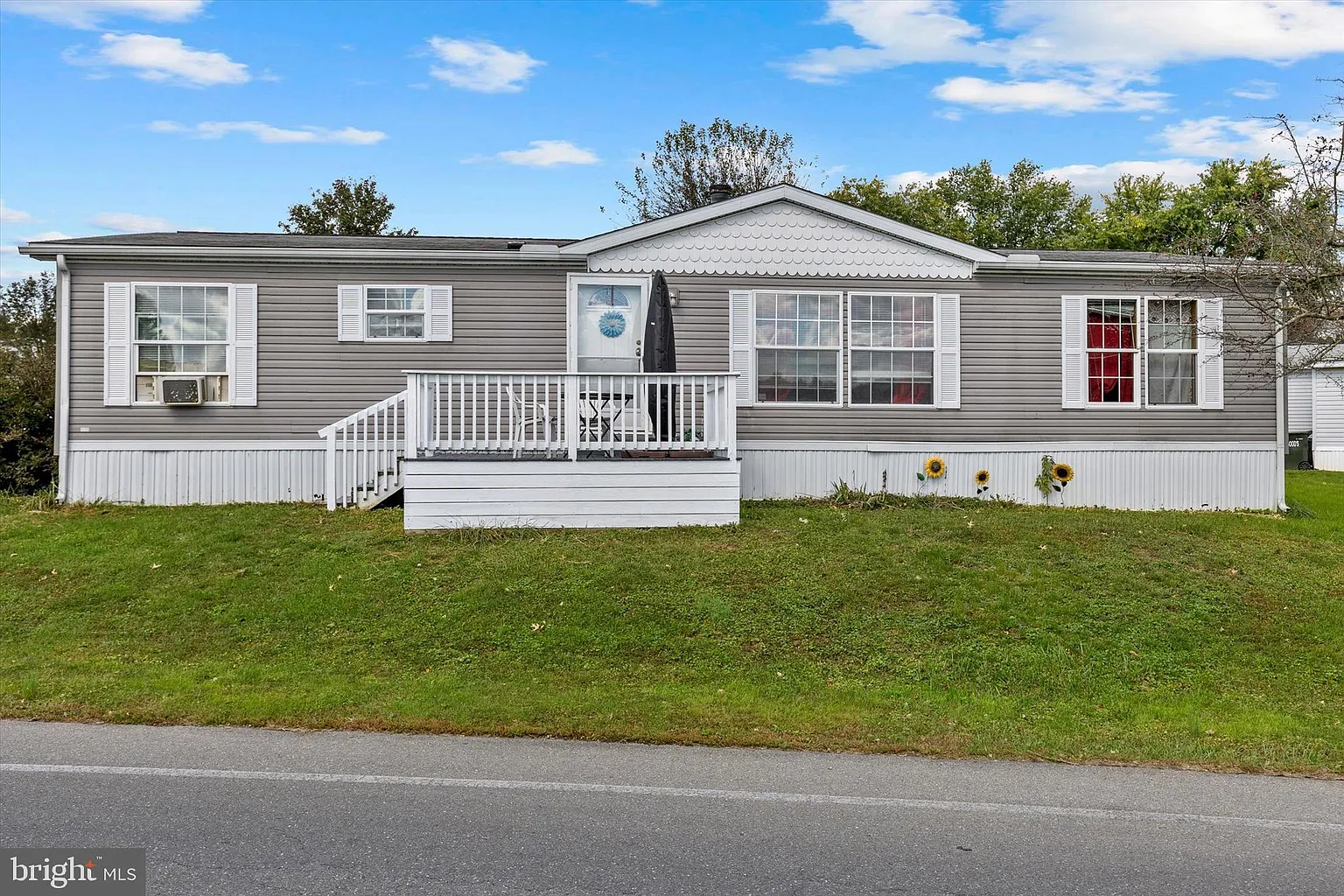 100 Dawnfield Ct photo 1
