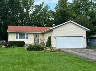 699 Karen Dr, Somonauk, IL 60552