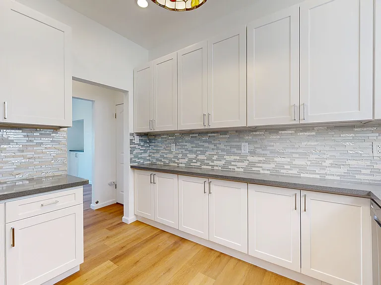 105 Webster St #1 — Photo 3
