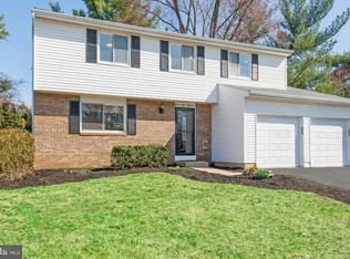 12818 Wrexham Rd, Herndon, VA 20171