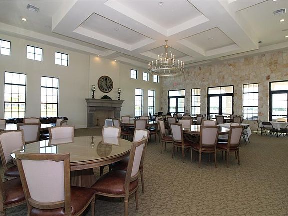 3rd image of 215 Maraviya Blvd