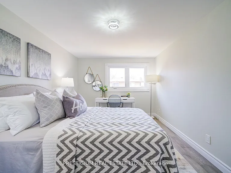 6 Willis Dr #UPPER LEVEL — Photo 24