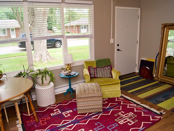 4th image of 3405-3407 Woodmar Ct