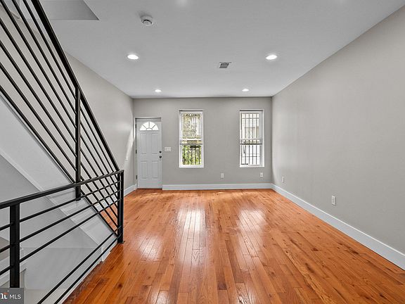 5th image of 2142 N Percy St
