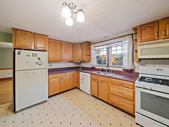 5th image of 50 Lyons St