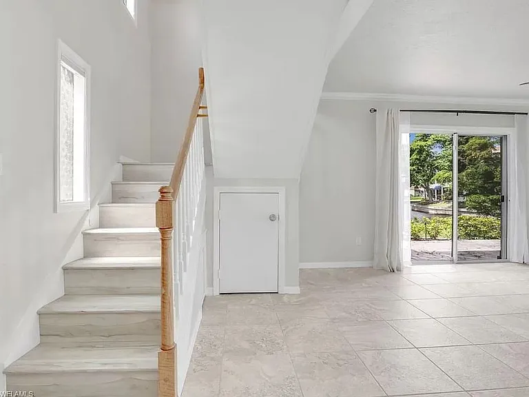 4265 Island Cir #B — Photo 18