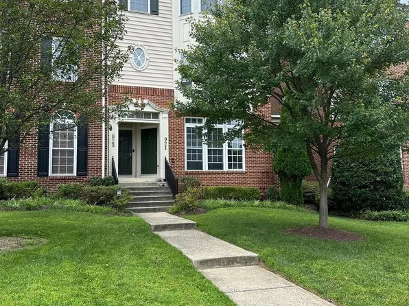 921 Hidden Marsh St #921, Gaithersburg, MD 20877