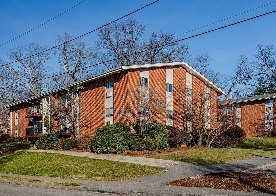 8 Crescent Dr #5