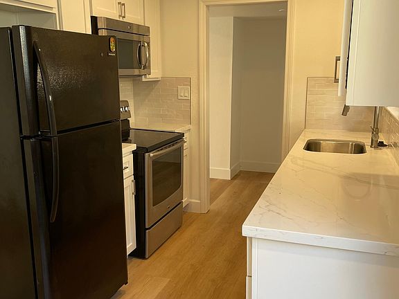 3rd image of 6502 Embarcadero Dr