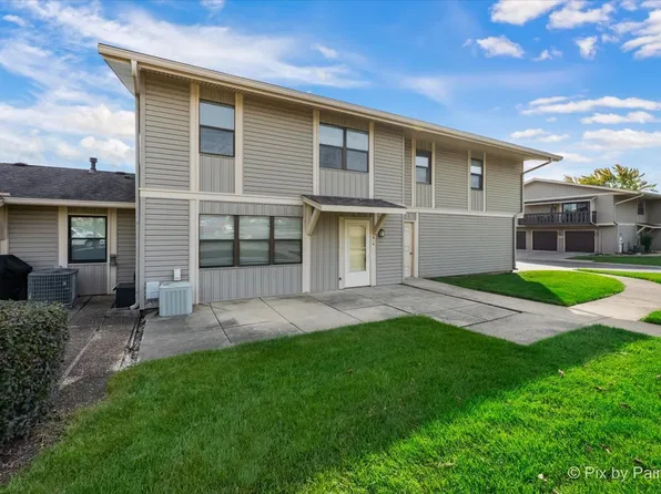 5775 Madrid Ct Unit B, Hanover Park, IL 60133