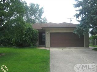 12208 De Grove Dr, Sterling Heights, MI 48312